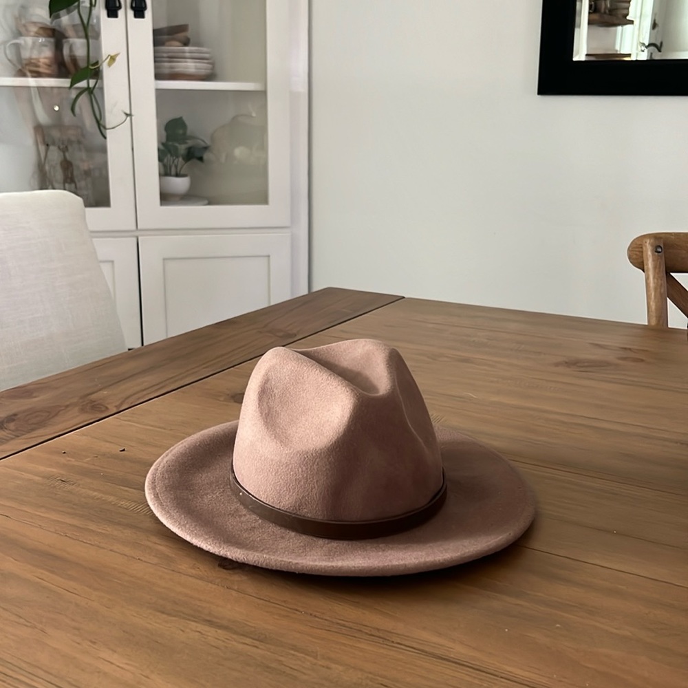 Free people hat - brown with strap
